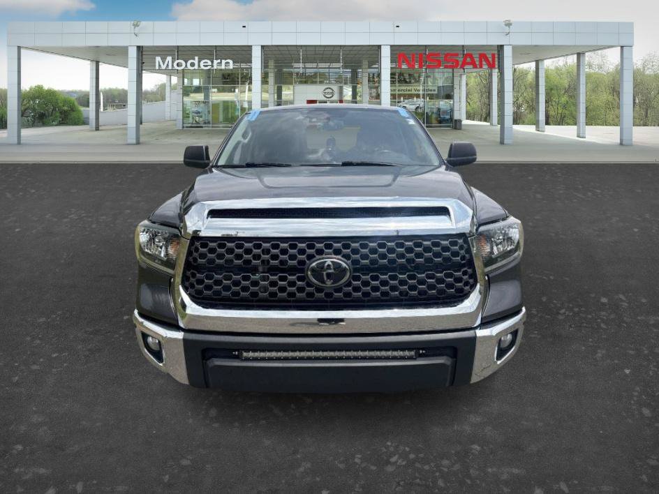 Used 2020 Toyota Tundra SR5 w/ SR5 Convenience Package AWD/4WD image 8