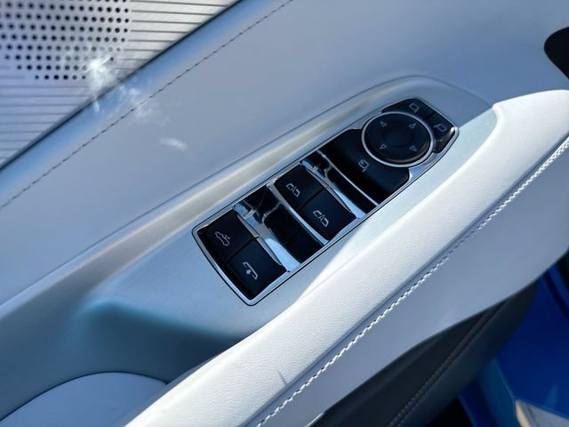 Used 2025 Chevrolet Corvette Z06 RWD image 13