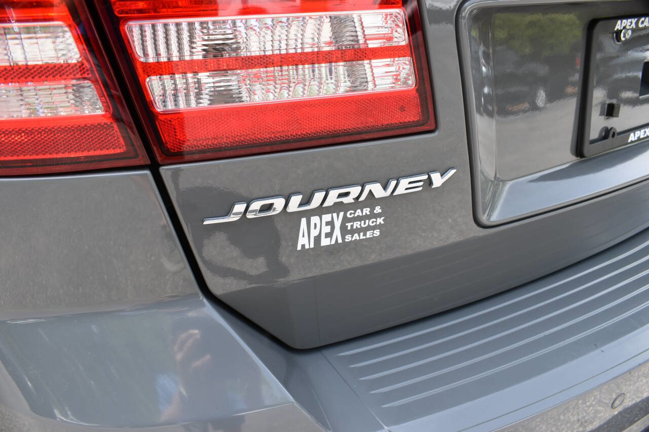 Used 2020 Dodge Journey SE FWD image 29