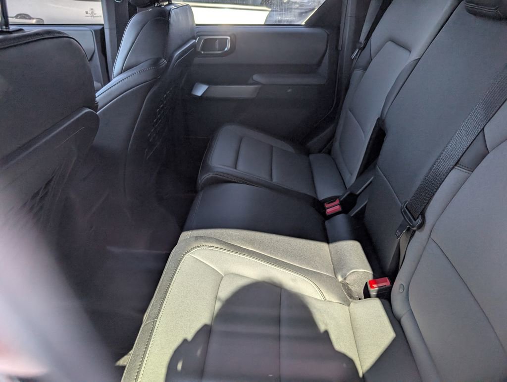 Used 2023 Ford Bronco Everglades image 7