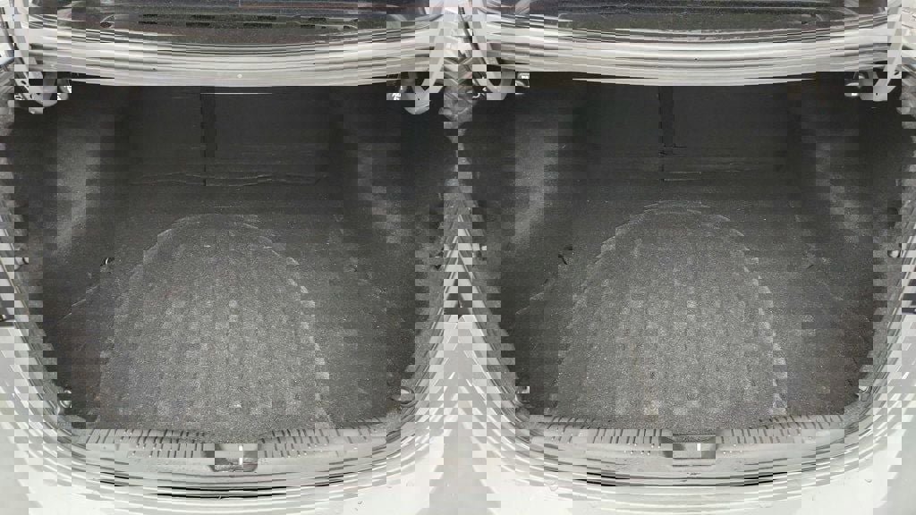 Used 2015 Hyundai Elantra Limited w/ Option Group 05 image 23