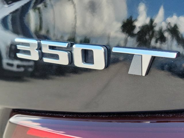 Used 2022 Cadillac XT4 Premium Luxury w/ Enhanced Visibility Package FWD image 7
