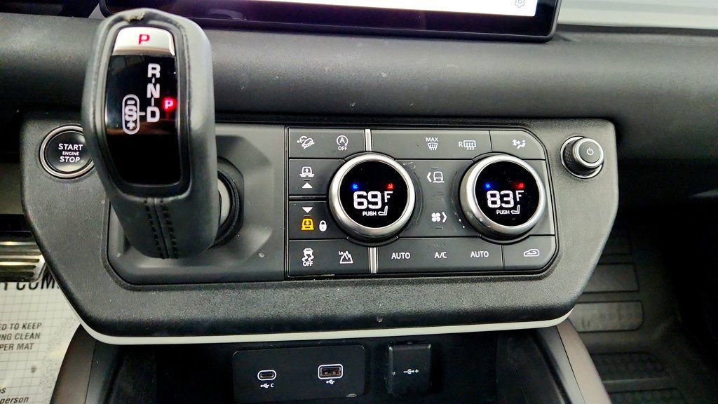 Used 2023 Land Rover Defender 110 S image 21