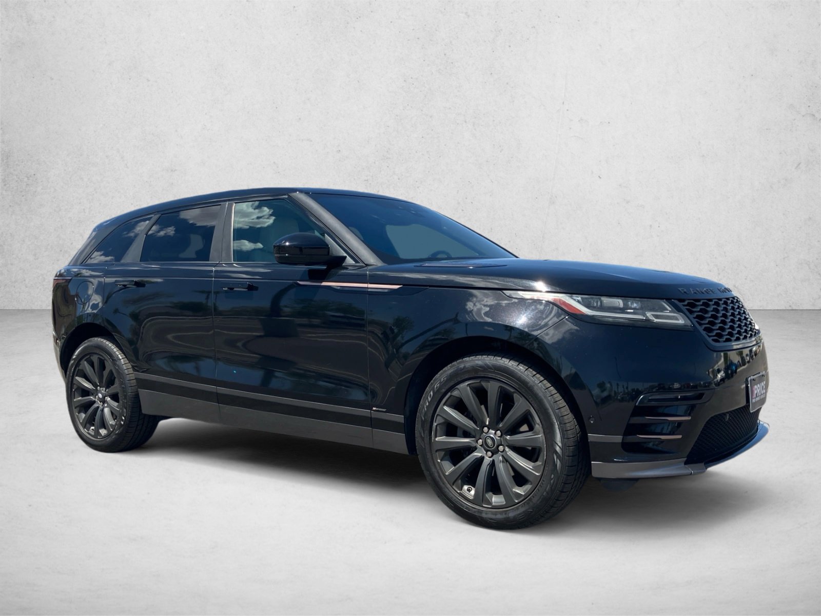 Used 2018 Land Rover Range Rover Velar R-Dynamic SE AWD/4WD image 3