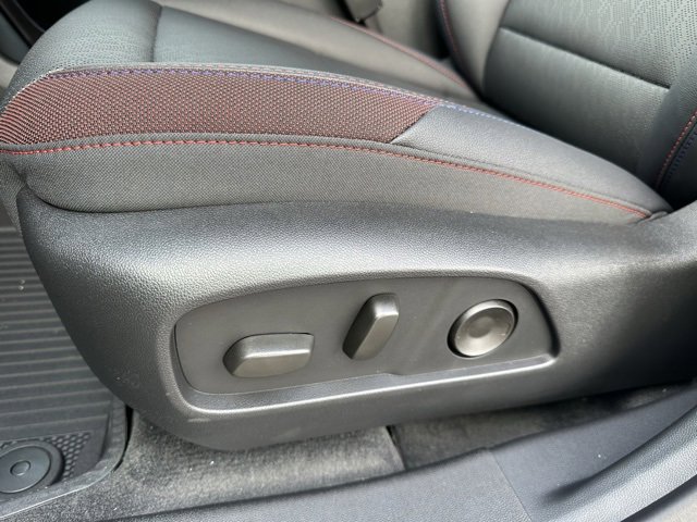 New 2026 Chevrolet Equinox RS w/ LPO, Floor Liner Package image 9