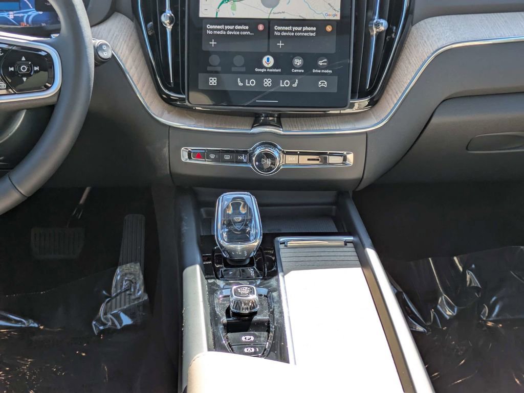 New 2026 Volvo XC60 B5 Plus w/ Protection Package Premier image 20