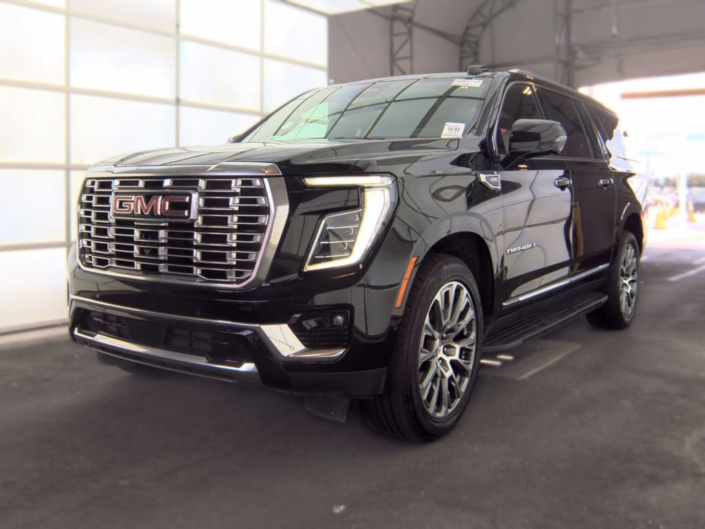 Used 2025 GMC Yukon XL Denali AWD/4WD image 2