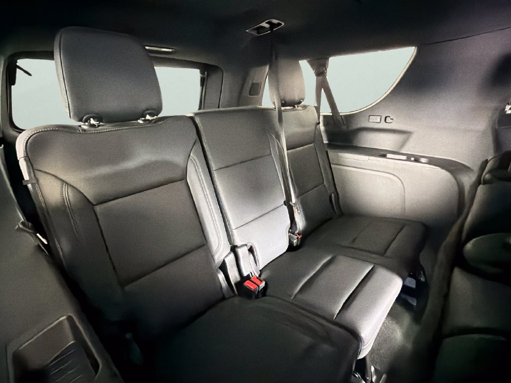 Used 2026 Chevrolet Suburban LT w/ Comfort Package AWD/4WD image 32