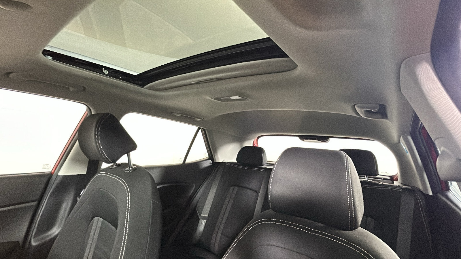 Certified 2024 Hyundai Venue SEL FWD image 16