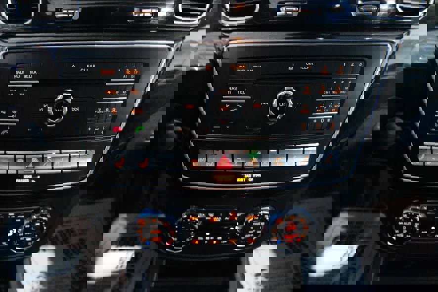 Used 2018 Mercedes-Benz GLS 550 4MATIC image 33