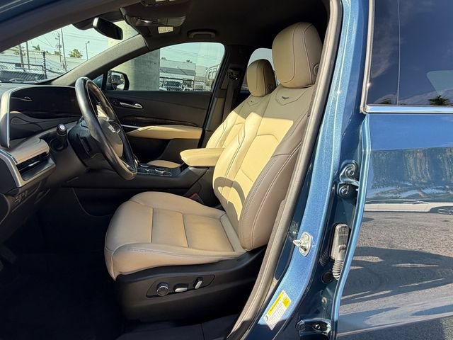 Used 2024 Cadillac XT4 Premium Luxury w/ Cold Weather Package FWD image 12