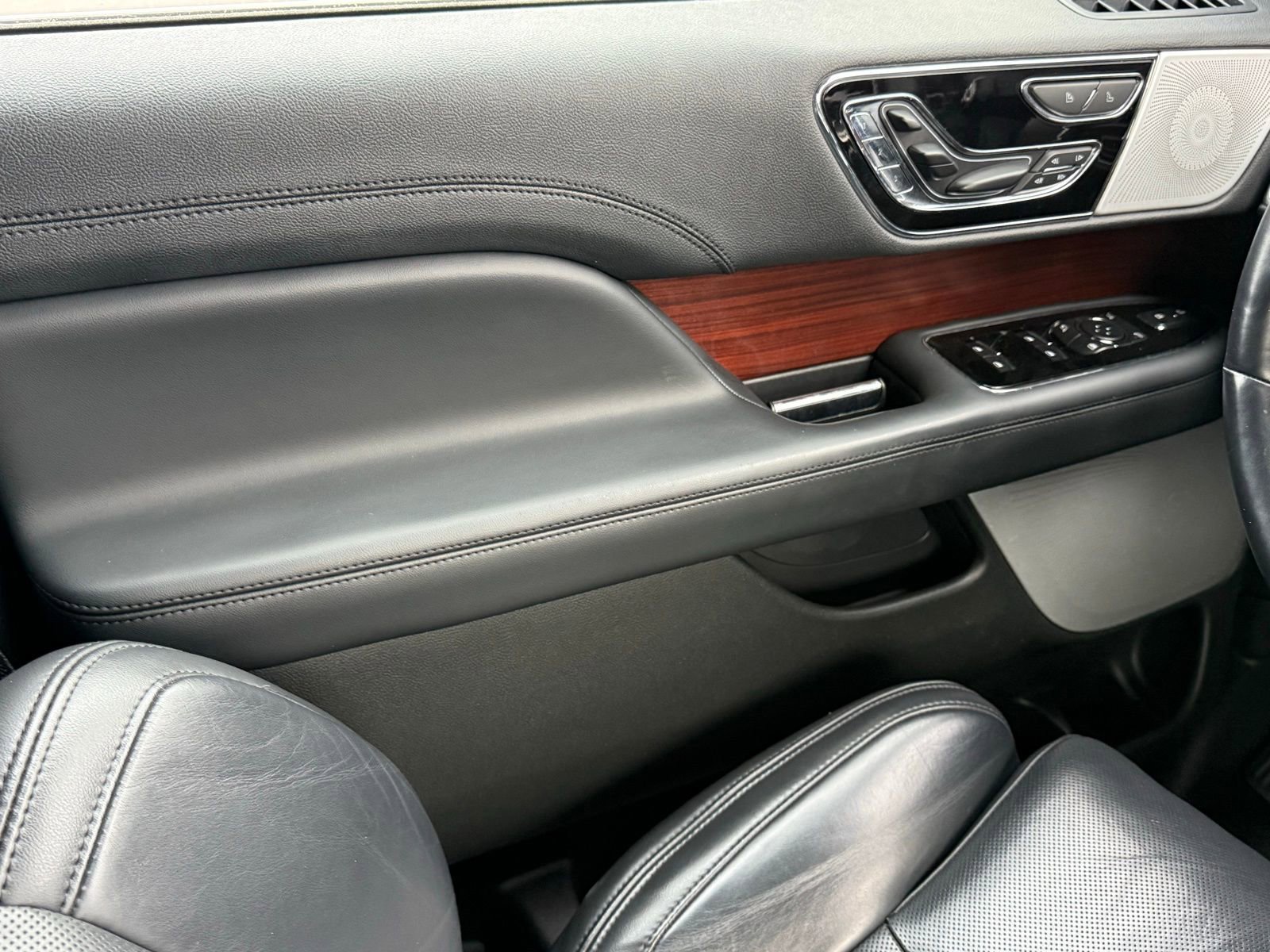 Used 2023 Lincoln Navigator Reserve image 41