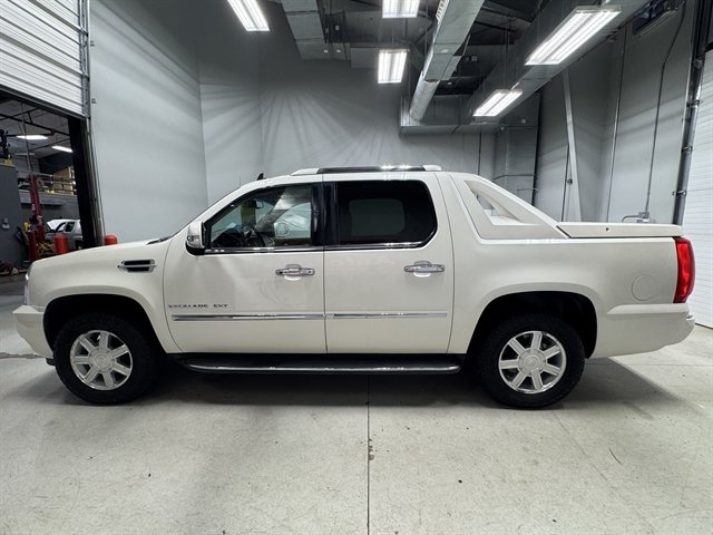 Used 2013 Cadillac Escalade EXT AWD/4WD image 4