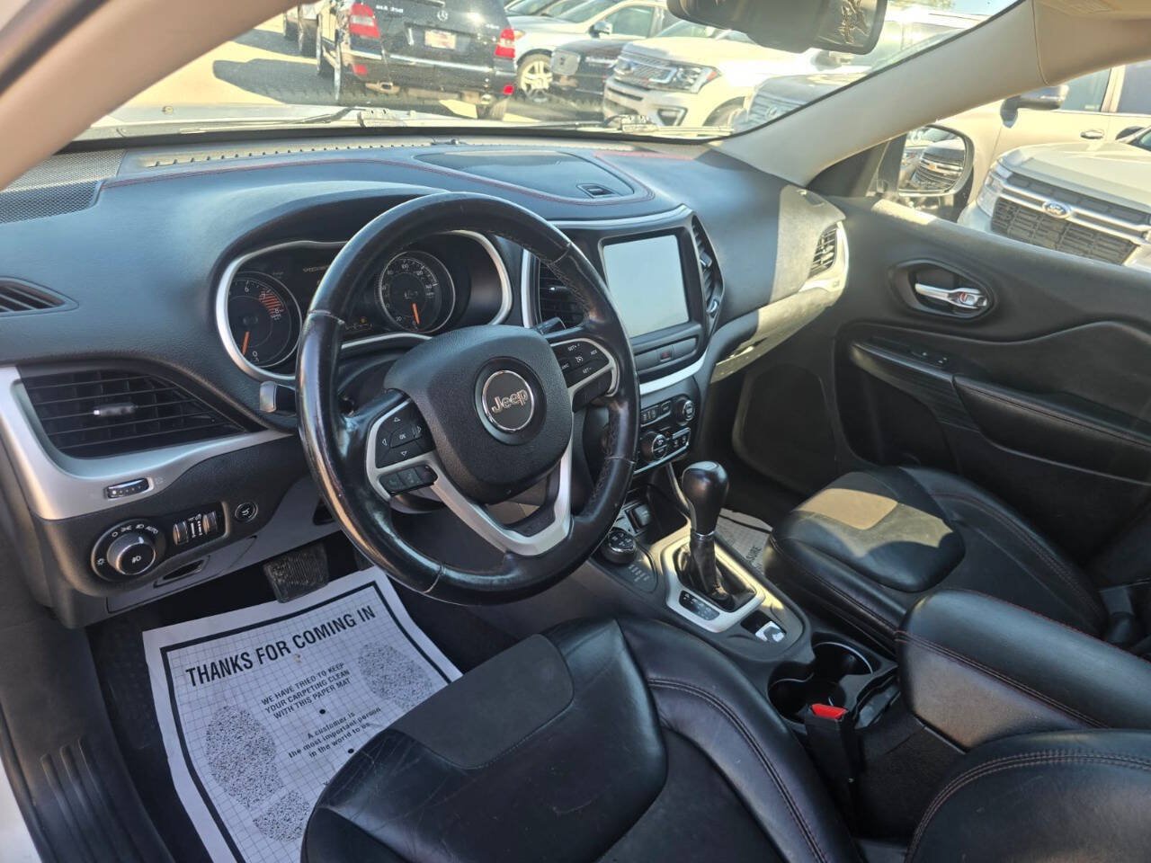 Used 2016 Jeep Cherokee Trailhawk w/ Comfort/Convenience Group AWD/4WD image 8