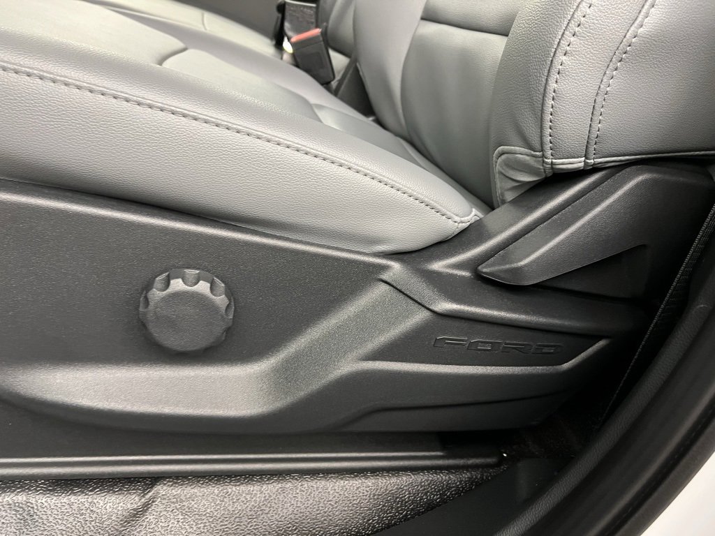 New 2025 Ford F550 4x4 Regular Cab Super Duty image 25