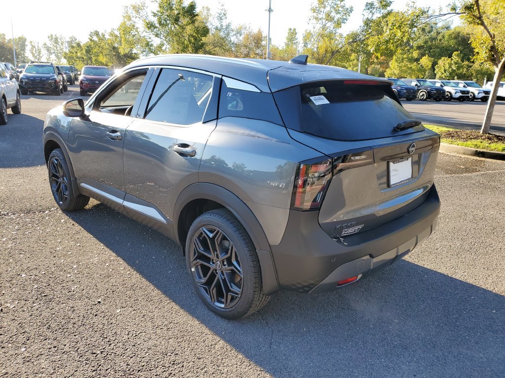 New 2027 Nissan Kicks SR FWD image 3