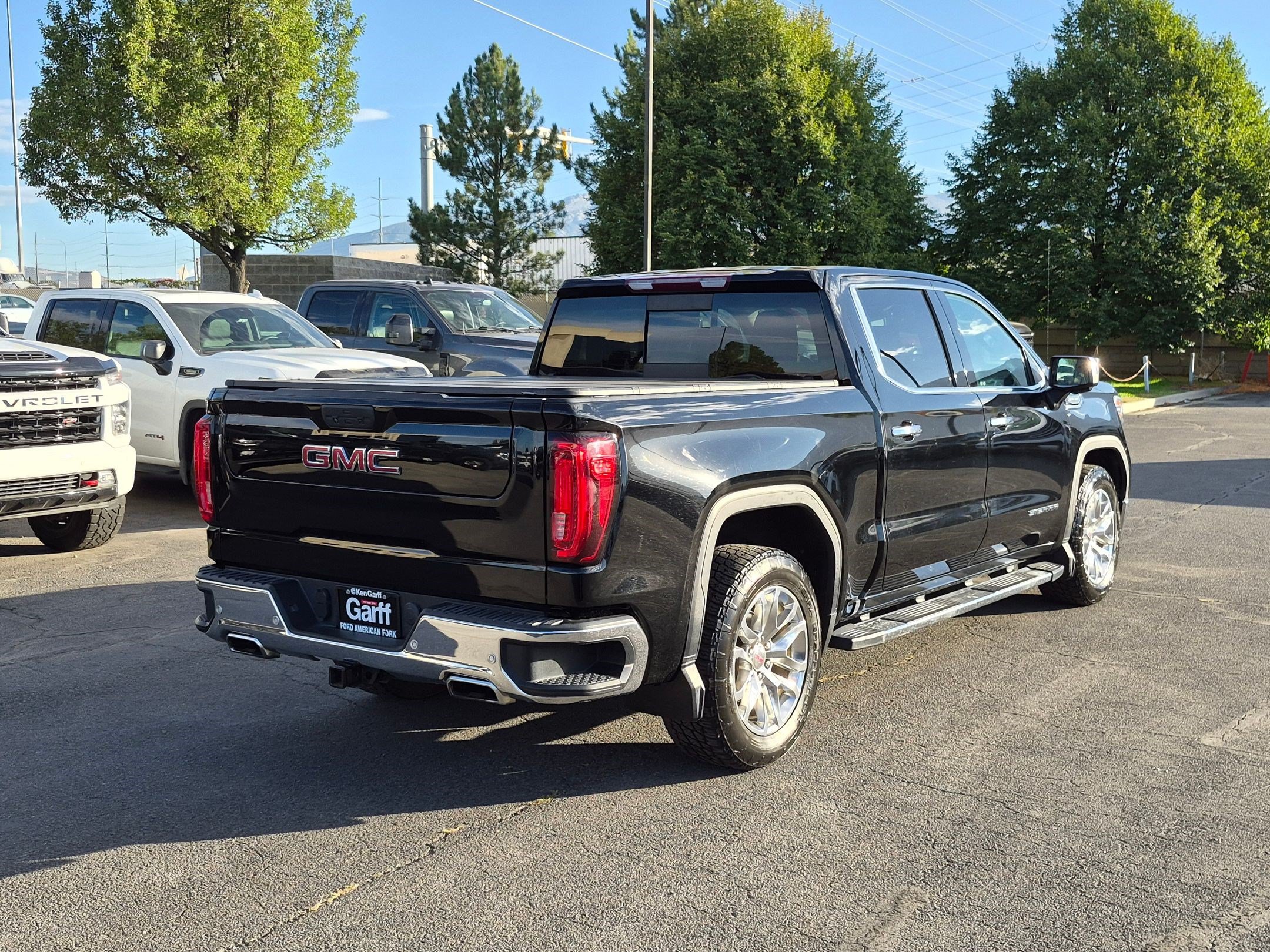 Used 2020 GMC Sierra 1500 SLT w/ SLT Premium Plus Package AWD/4WD image 3