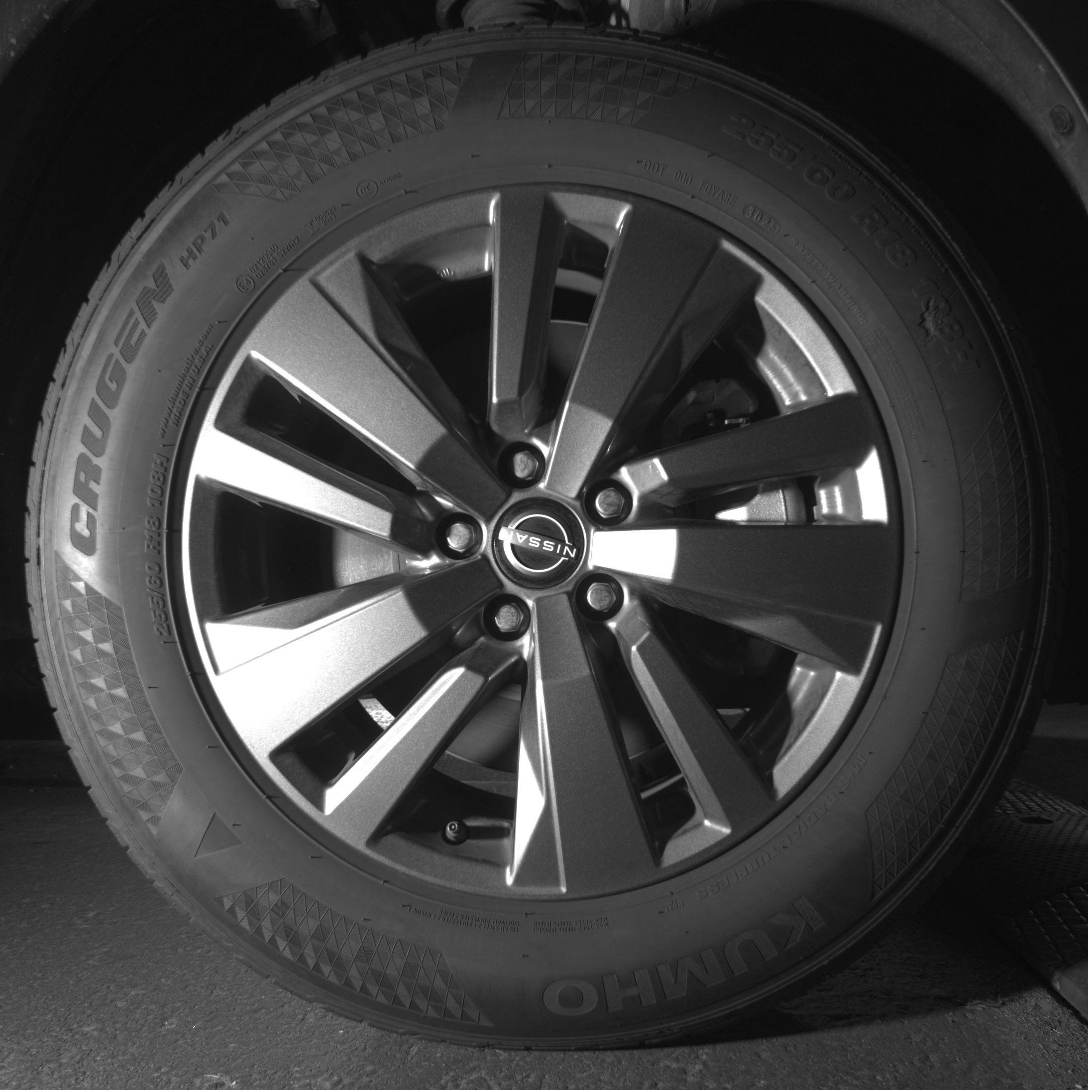 Used 2025 Nissan Pathfinder SV image 13