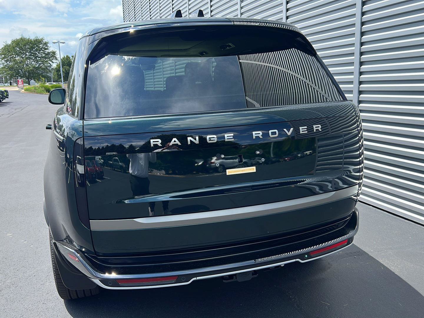 New 2026 Land Rover Range Rover Long Wheelbase SE AWD/4WD image 4