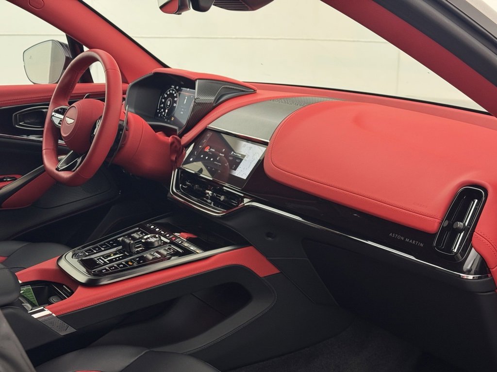 Used 2025 Aston Martin DBX 707 image 63