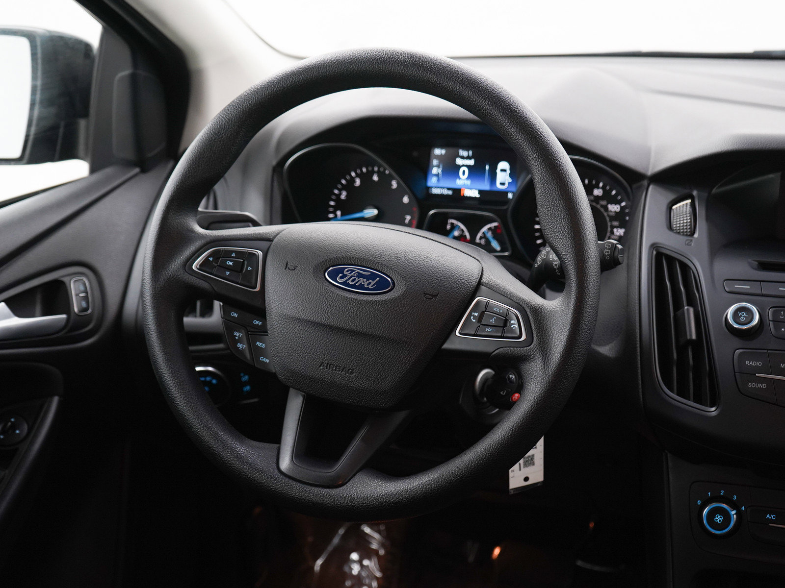 Used 2015 Ford Focus SE FWD image 14