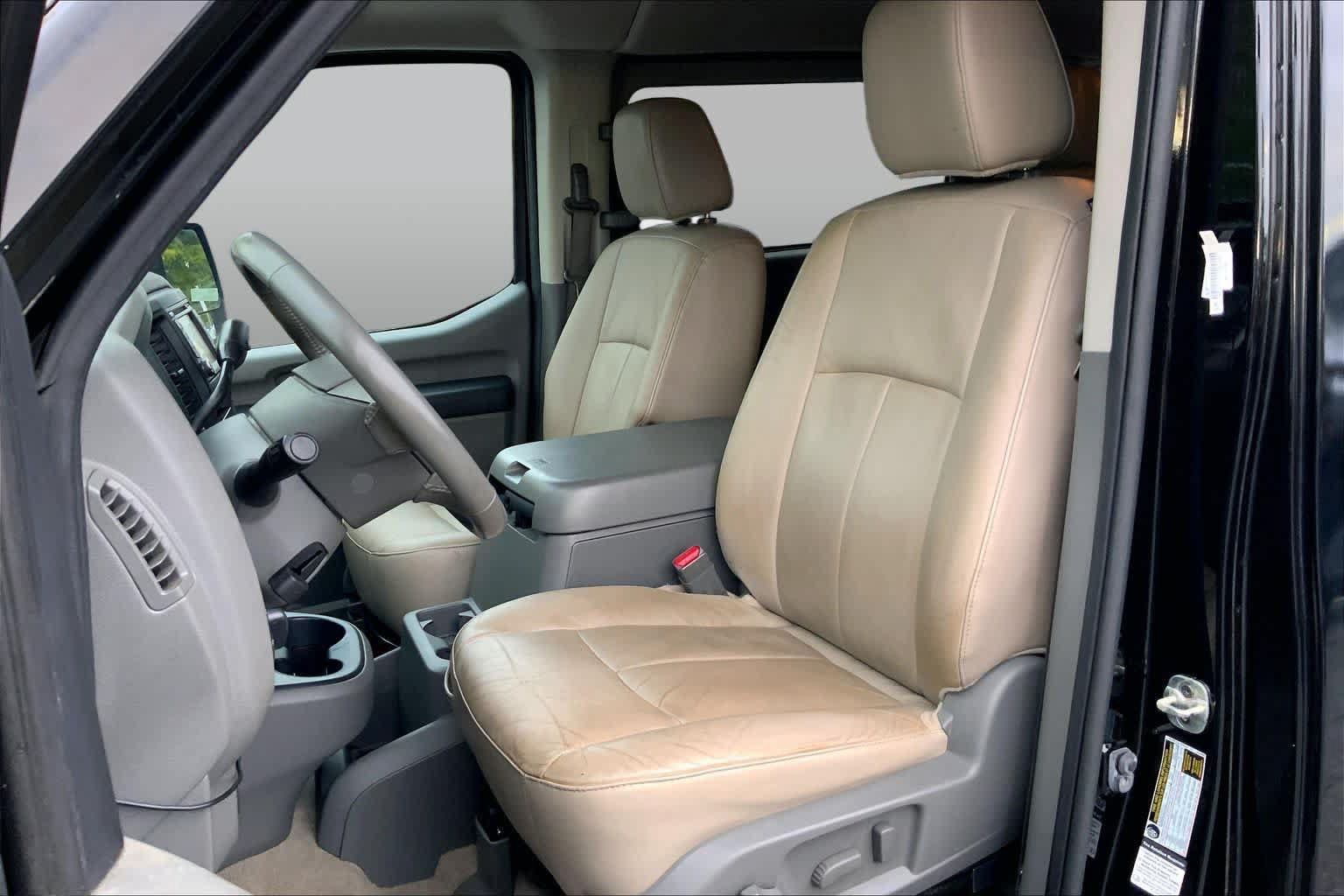 Used 2021 Nissan NV 3500 SL RWD image 7