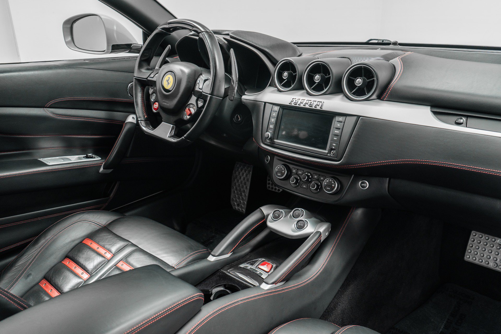 Used 2014 Ferrari FF AWD/4WD image 26