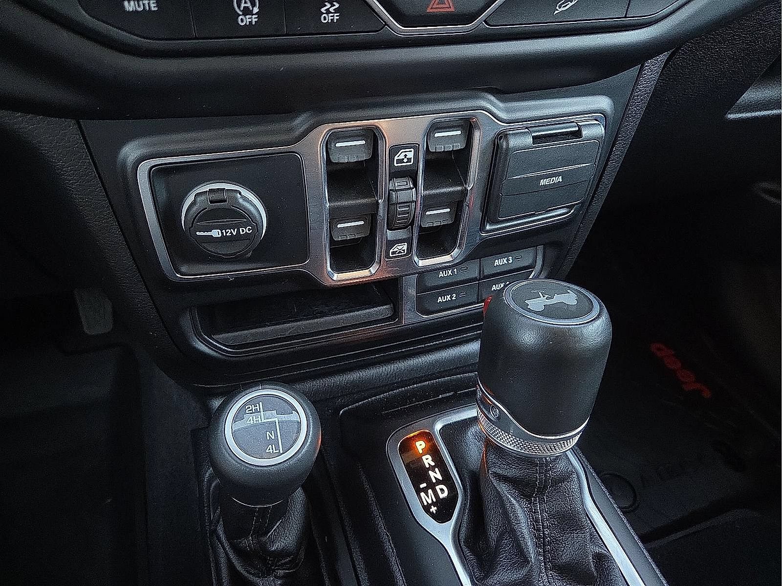 Used 2020 Jeep Wrangler Unlimited Sahara AWD/4WD image 18