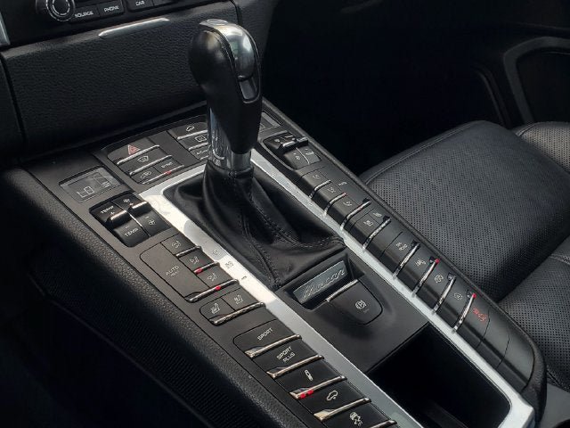 Used 2018 Porsche Macan Turbo AWD/4WD image 23