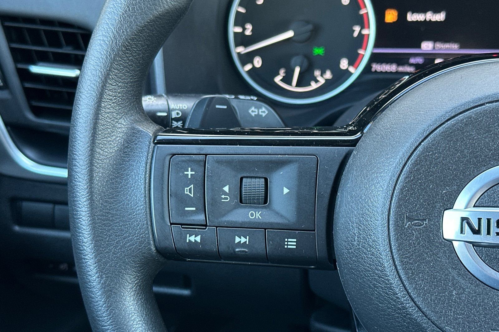 Used 2021 Nissan Rogue S image 26