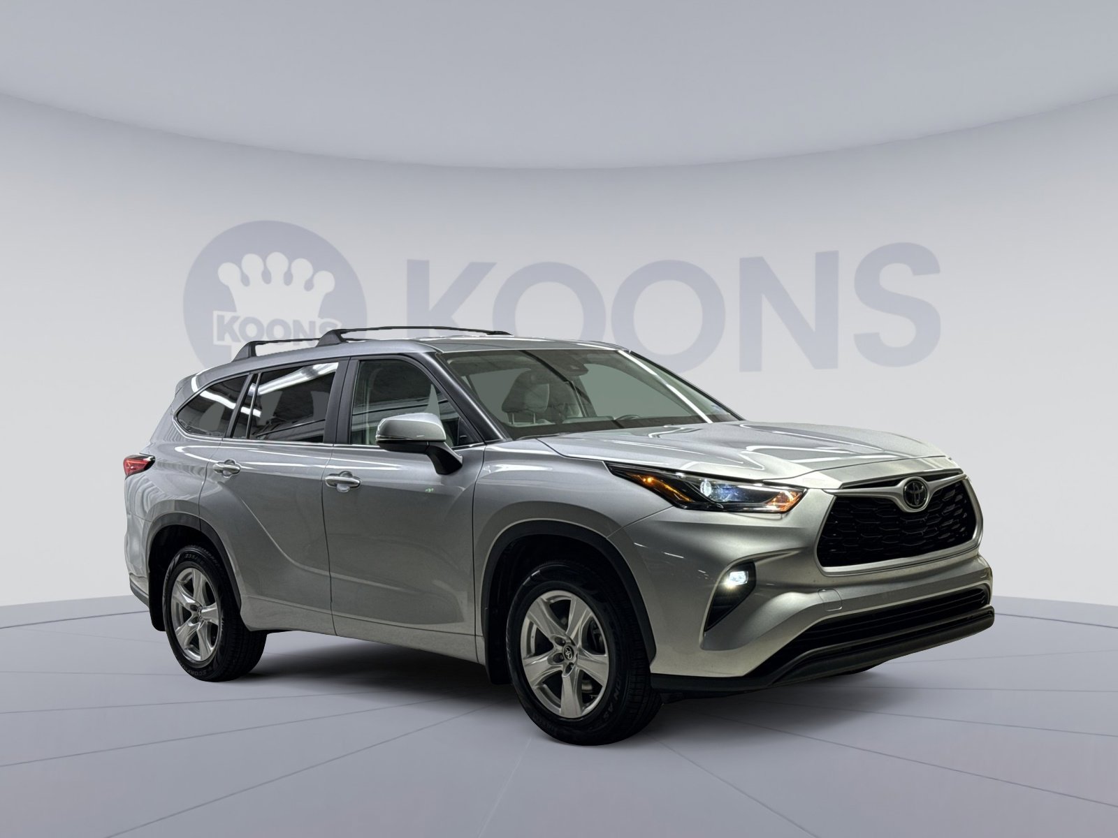 Used 2023 Toyota Highlander LE FWD image 14