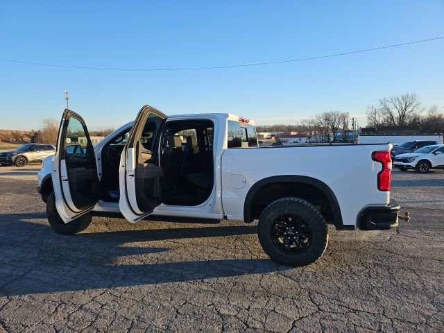 Used 2023 Chevrolet Silverado 1500 ZR2 w/ Technology Package image 13
