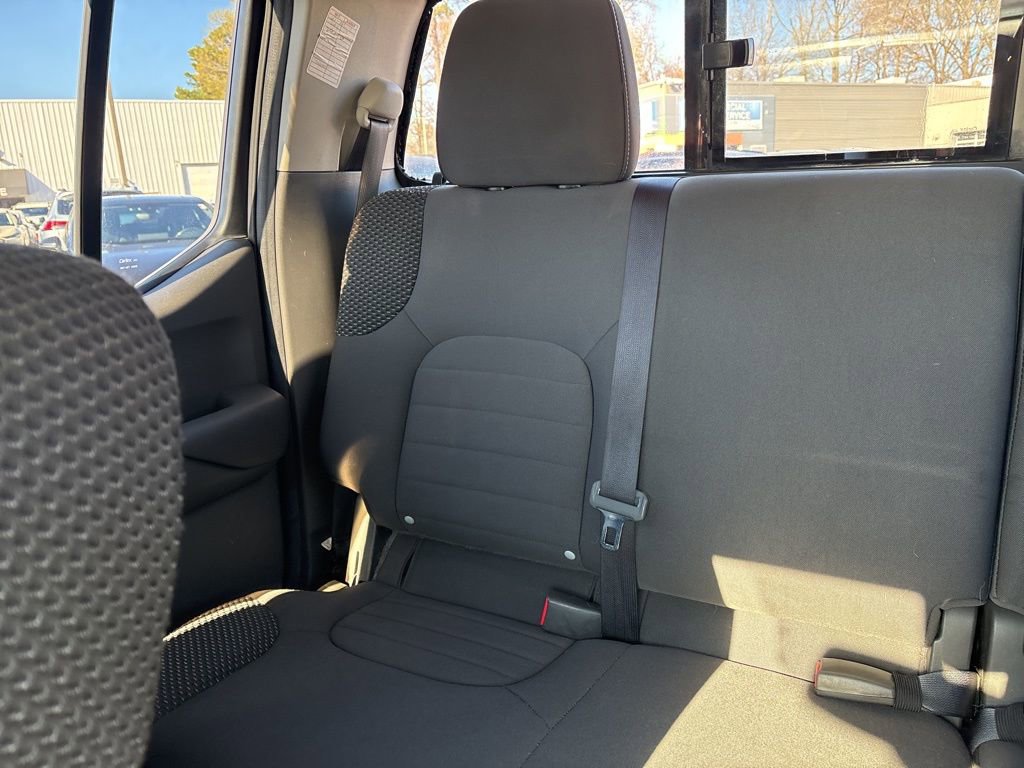 Used 2018 Nissan Frontier PRO-4X image 12