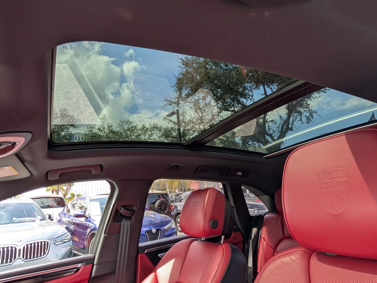 Used 2023 Porsche Macan Turbo image 17