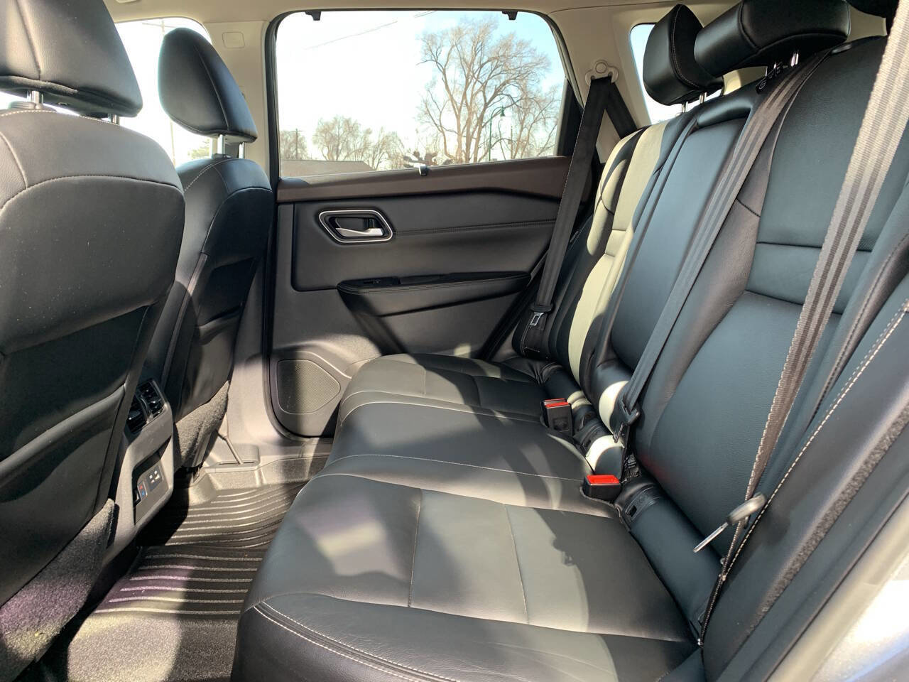 Used 2021 Nissan Rogue SL w/ Premium Package image 10