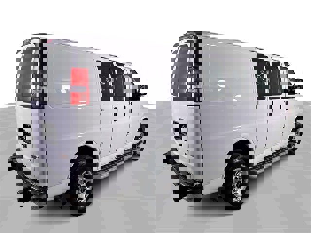 Used 2023 GMC Savana 2500 w/ Driver Convenience Package image 8