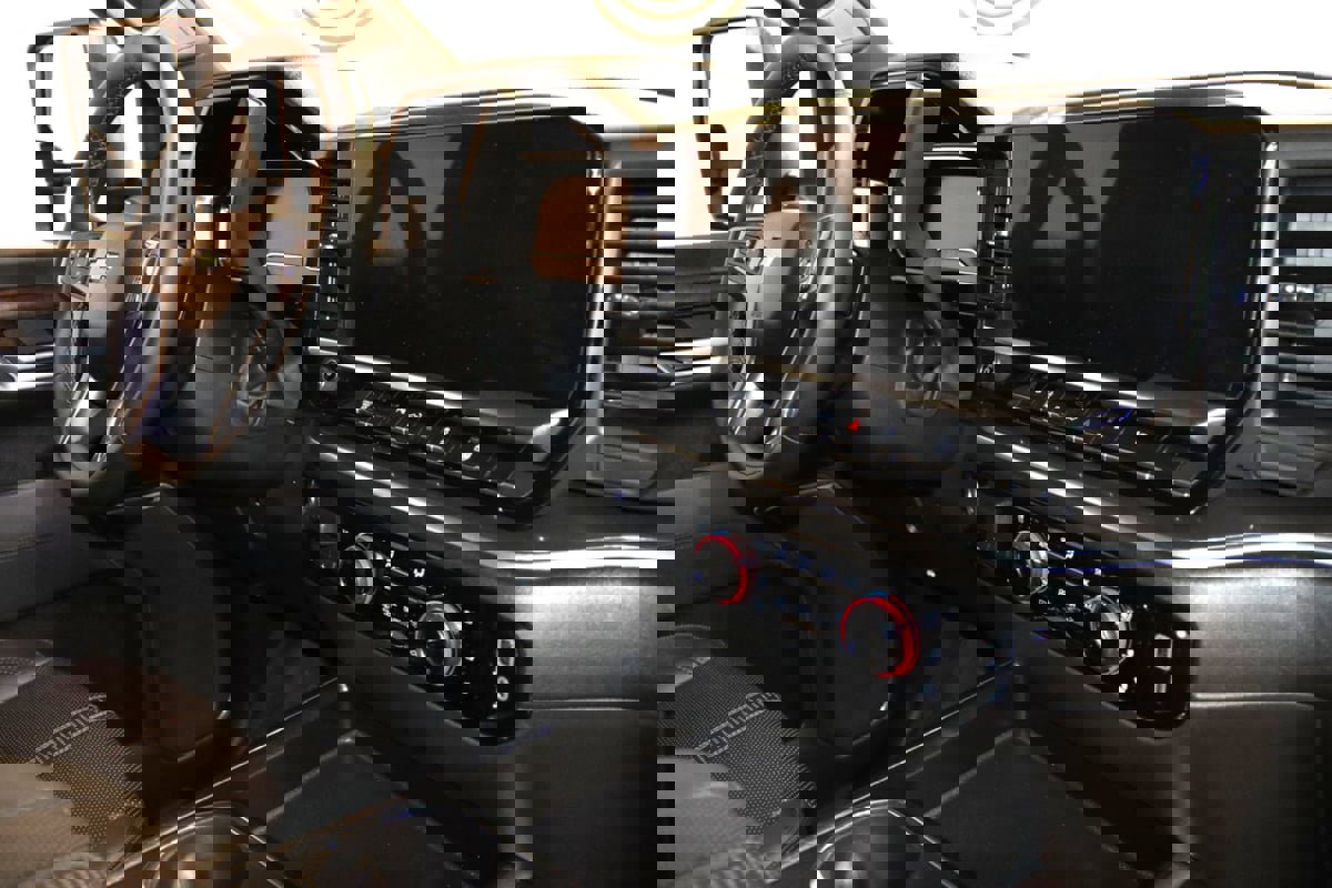 Used 2025 Chevrolet Silverado 2500 High Country w/ Technology Package image 69