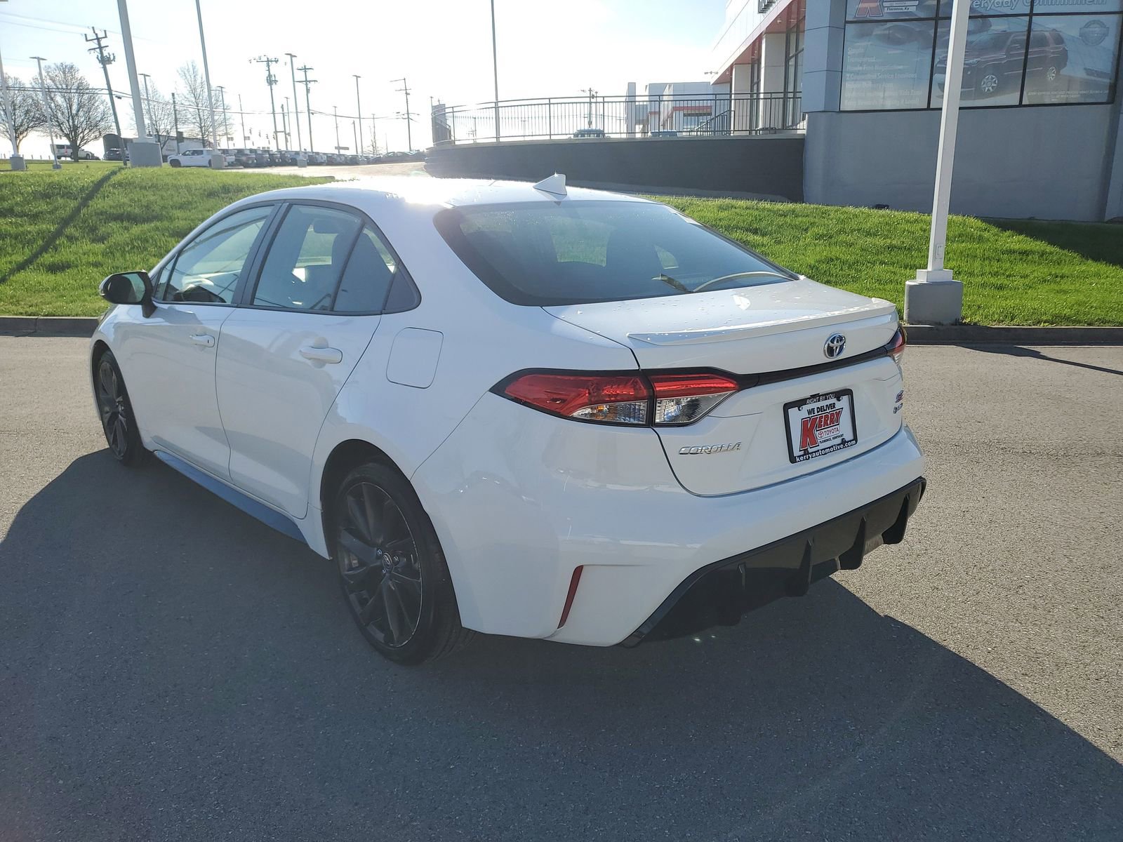 Certified 2025 Toyota Corolla SE image 3