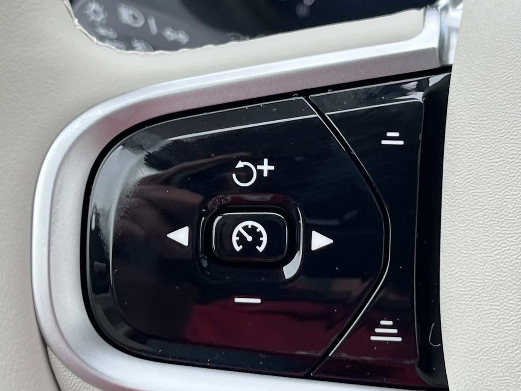 New 2026 Volvo XC60 B5 Ultra w/ Climate Package image 27
