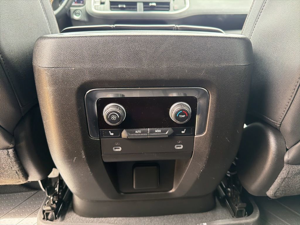 Used 2024 Chevrolet Tahoe High Country AWD/4WD image 15