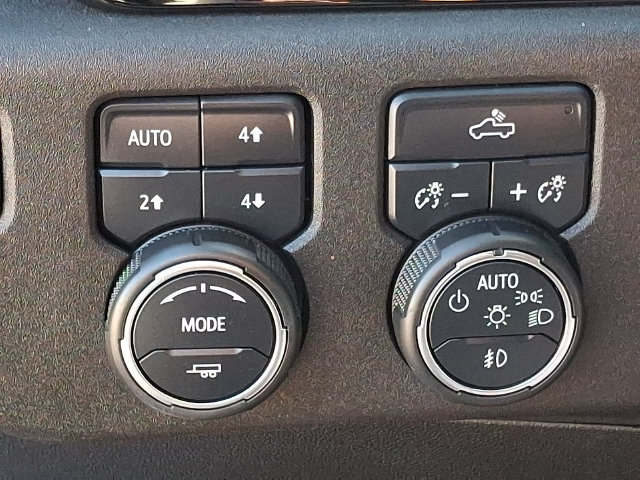 Certified 2022 Chevrolet Silverado 1500 RST w/ Convenience Package II AWD/4WD image 24