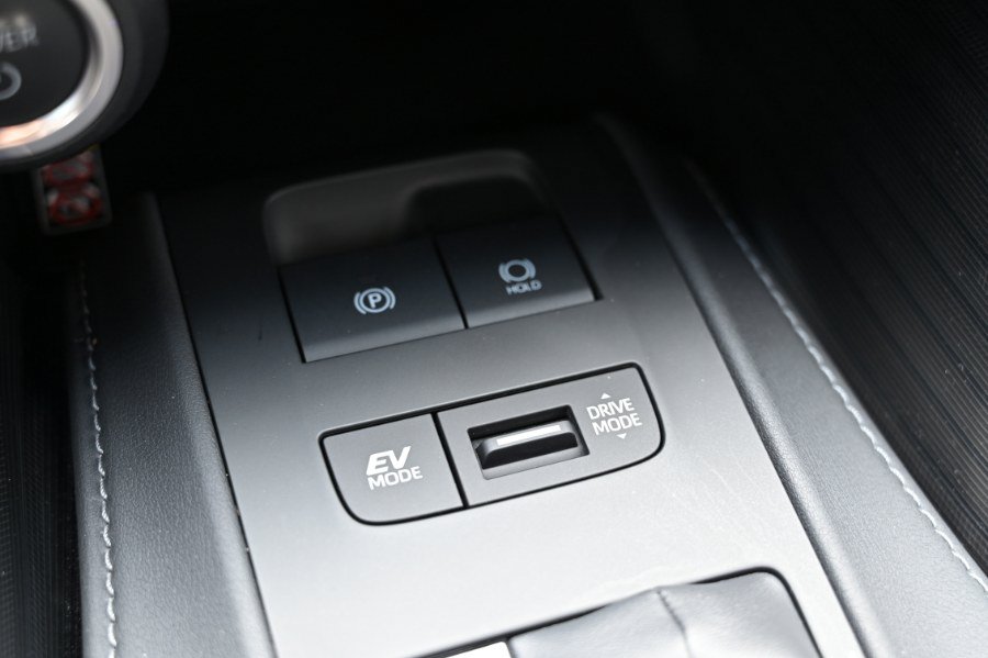 Used 2024 Toyota Venza Limited AWD/4WD image 36