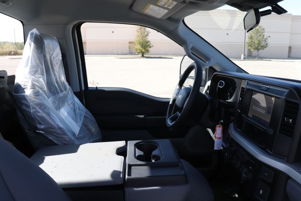 New 2026 Ford F550 2WD Regular Cab Super Duty image 9