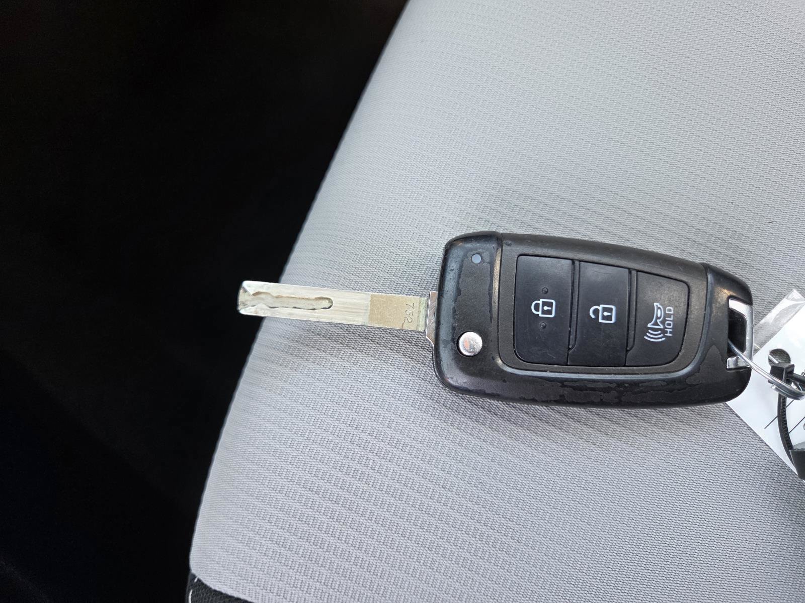 Used 2023 Hyundai Venue SEL FWD image 28