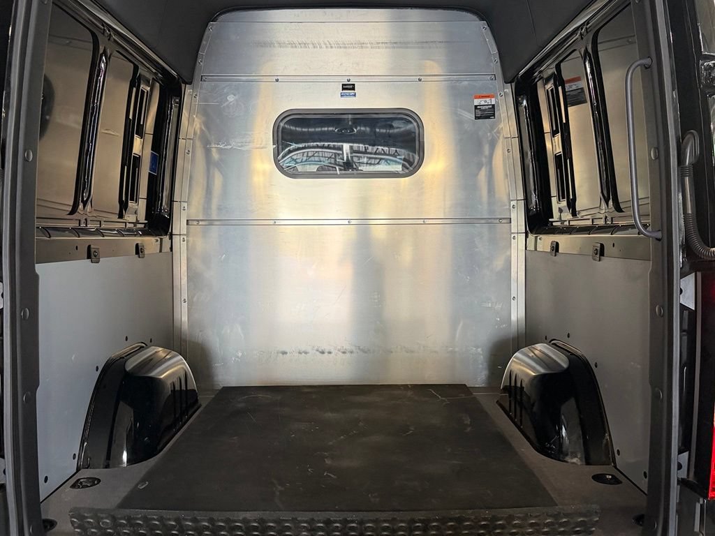 Used 2025 Mercedes-Benz Sprinter 2500 image 22