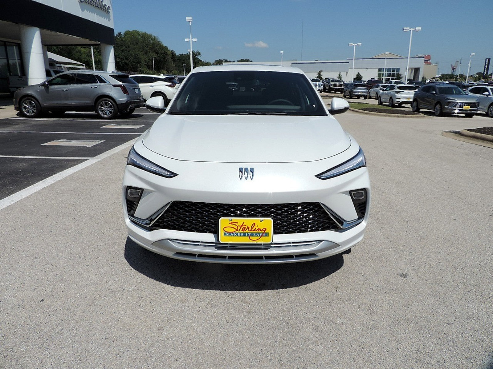 New 2026 Buick Envista Avenir FWD image 2