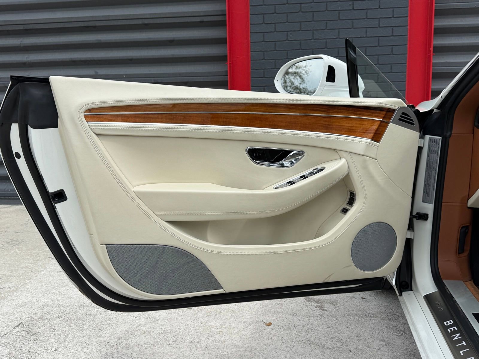 Used 2020 Bentley Continental GT image 15