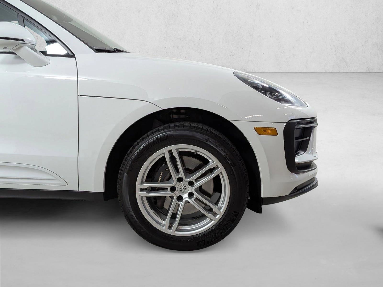 Certified 2025 Porsche Macan Turbo AWD/4WD image 10