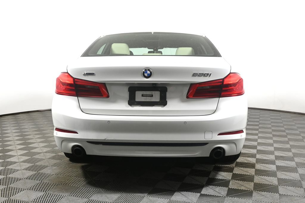 Used 2018 BMW 530i xDrive AWD/4WD image 10