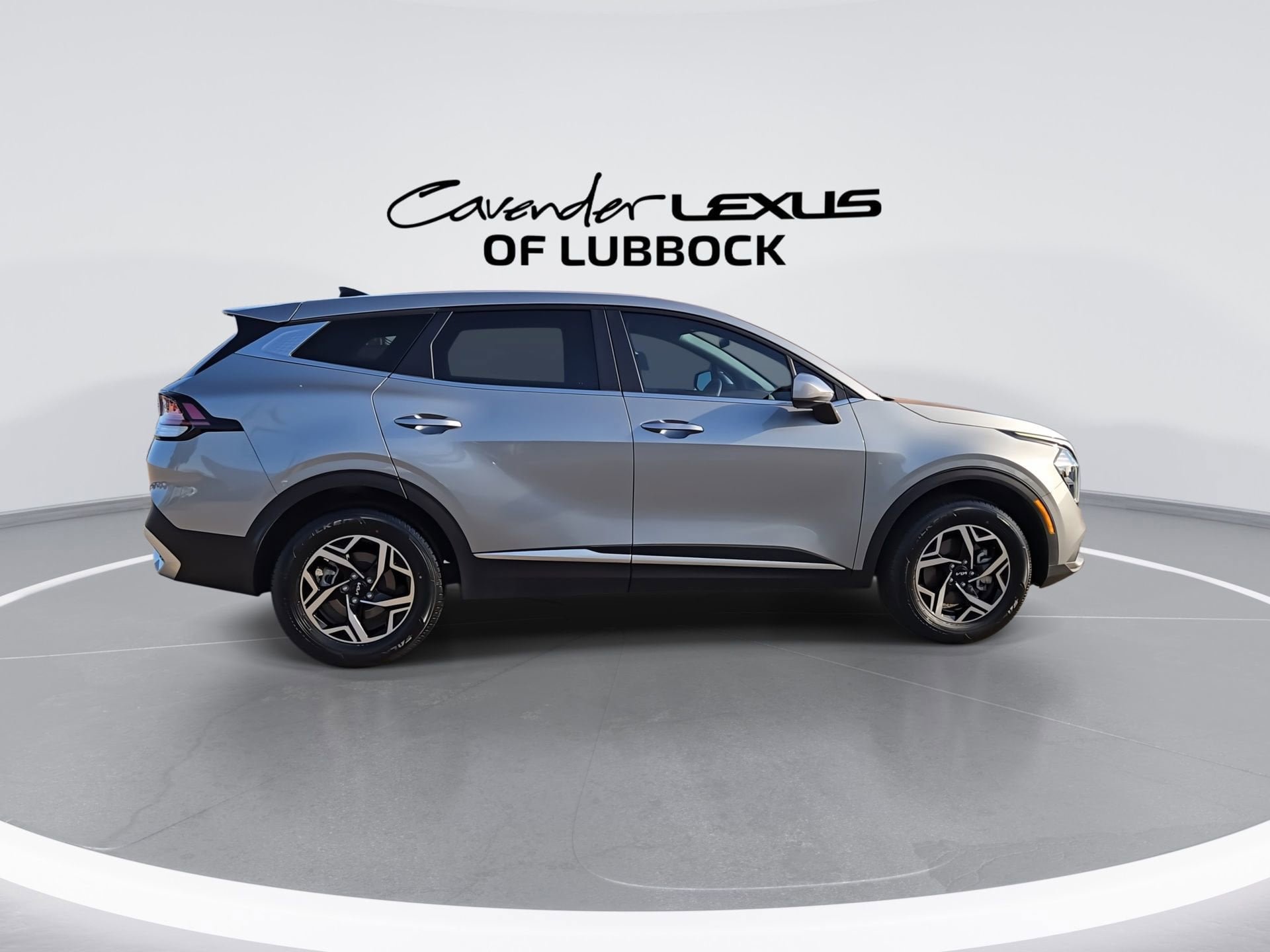 Used 2023 Kia Sportage LX image 9